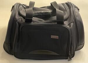 SIGG Swiss Luggage Duffle Travel Bag Heavy Construction Clean Good Zippers Black